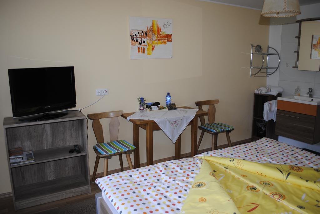 Haus Eder Burgi Hotel Nikolsdorf Екстериор снимка