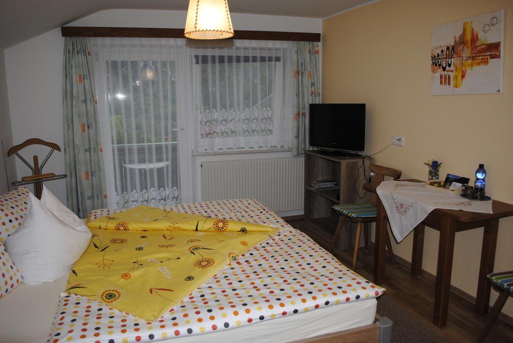 Haus Eder Burgi Hotel Nikolsdorf Екстериор снимка